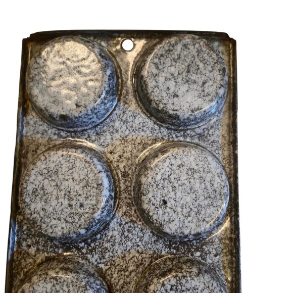 Vintage Enamelware Speckled Gray 8 Cup Muffin Pan Farmhouse Rustic Antique Decor - Picture 8 of 16